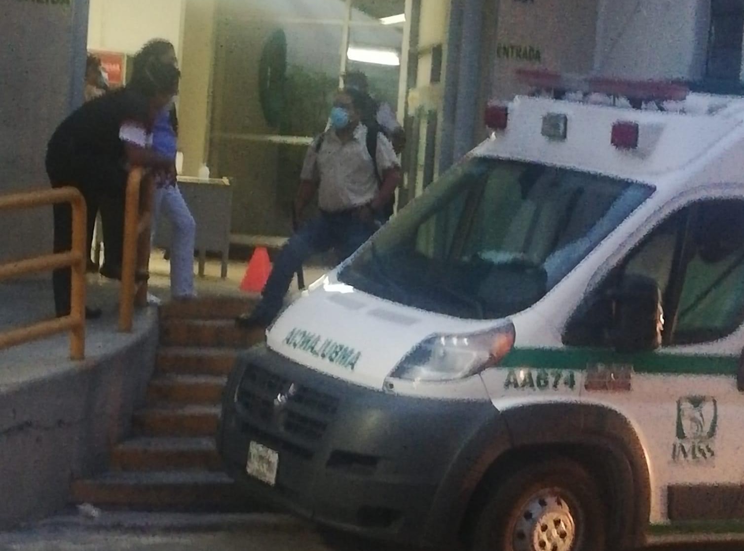 Acusan al IMSS de retraso en traslado de paciente Covid en Atlixco