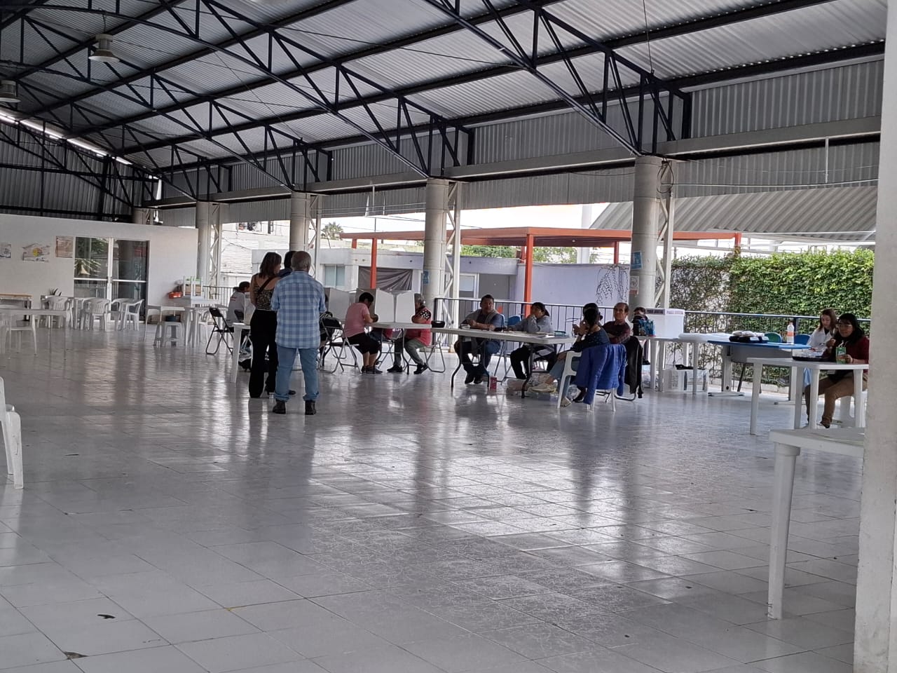 Baja participación y jornada sin incidentes en cierre de casillas en Atlixco