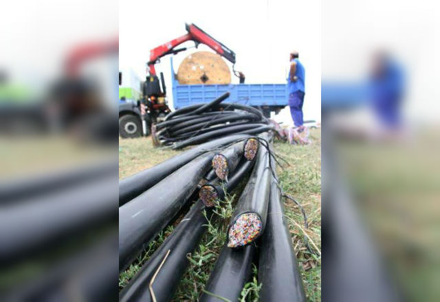 Roban cable telefónico y dejan sin servicio a colonia de Atlixco