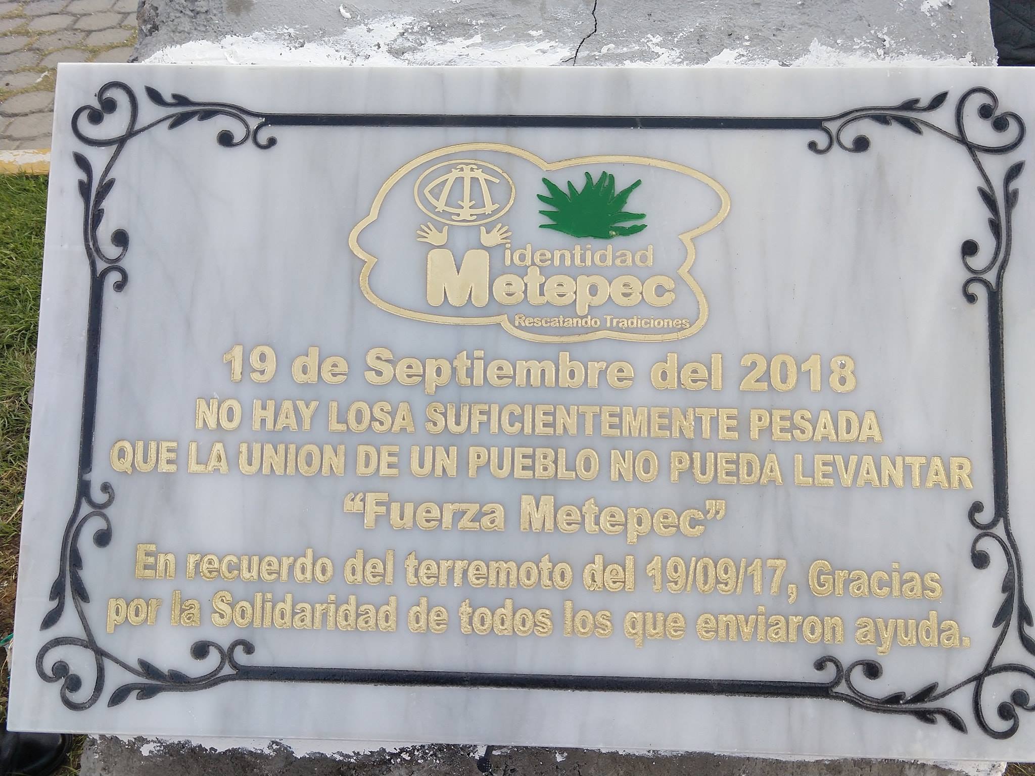 Placa recuerda solidaridad con Metepec tras el 19-S