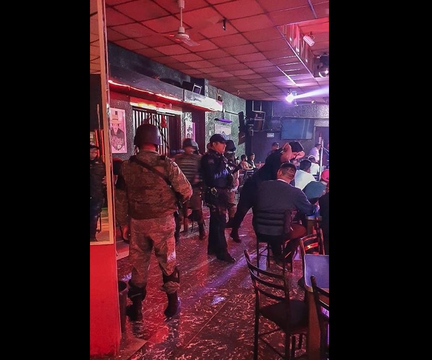 Guardia Nacional detiene a 15 en revisiones de bares en Atlixco