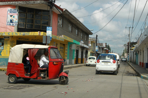 Piden no acabar con mototaxis en la zona del volcán