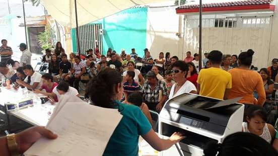 Aspirantes del PRI en Izúcar ayudan a la afiliación de militantes  
