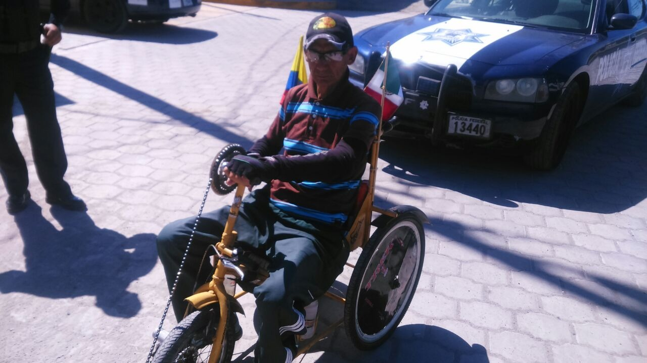 Escolta Policía Federal a atleta paralímpico en su paso por Puebla