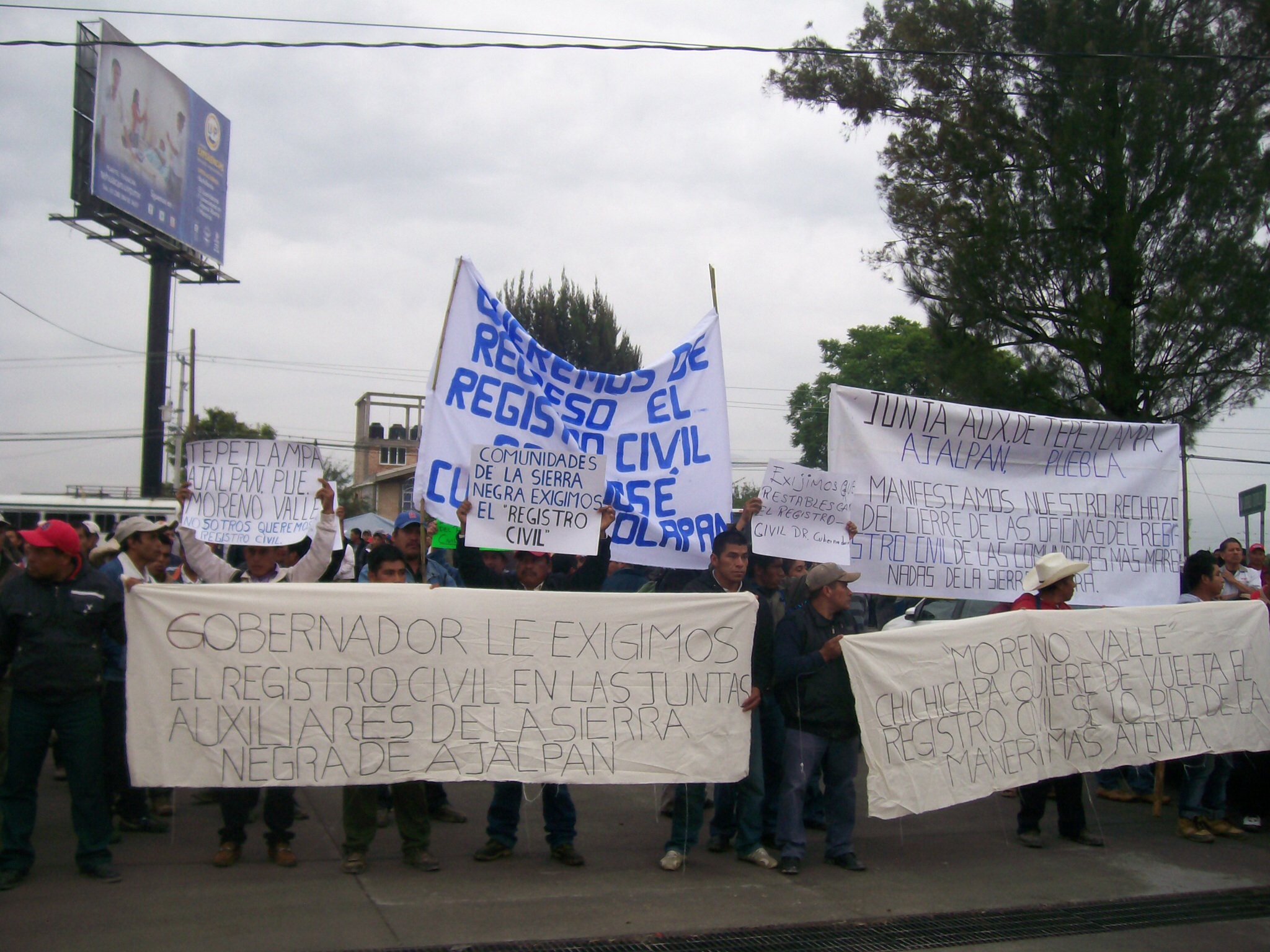 Violento desalojo deja seis detenidos y varios heridos en el CIS de Tehuacán