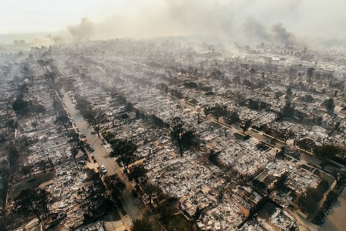 Esto es lo que hay detrás del incendio más devastador en Los Ángeles