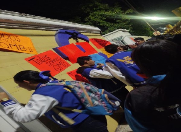 VIDEO Estudiantes del Celma exigen salida de directivos