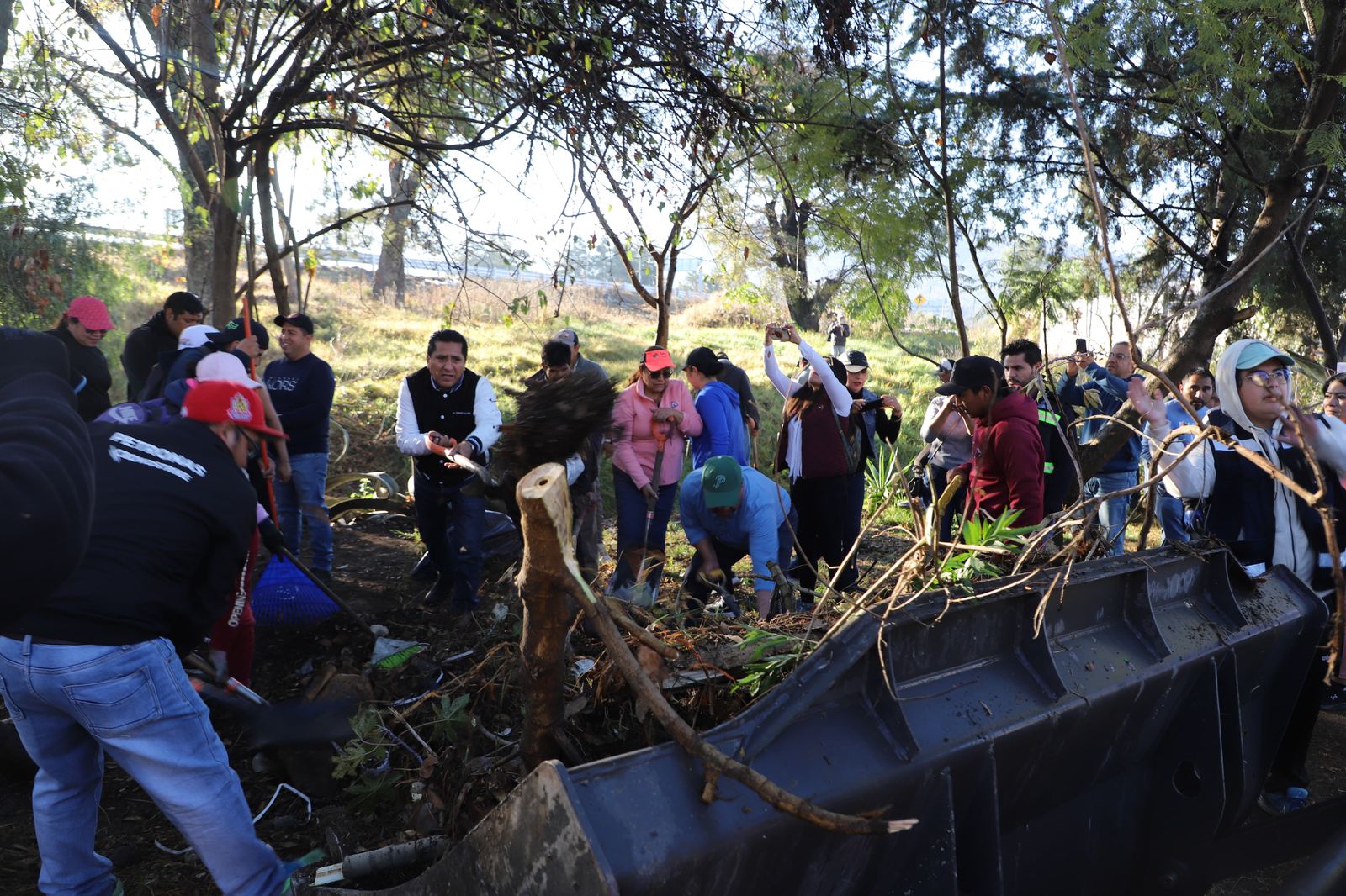 Con apoyo de la comunidad, SEDIF desarrolla con éxito faena comunitaria en 28 municipios