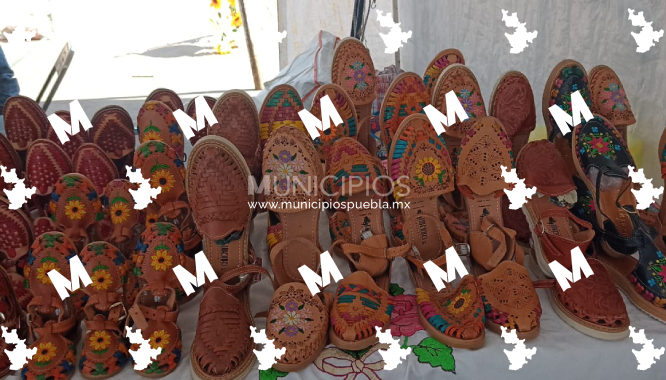 Artesanos reportan buenas ventas previo al Carnaval de Huejotzingo