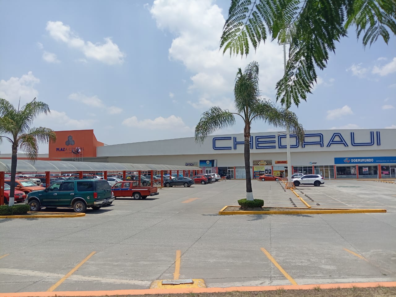 Suspenden el servicio de descargas de aguas residuales a Plaza Crystal en Texmelucan