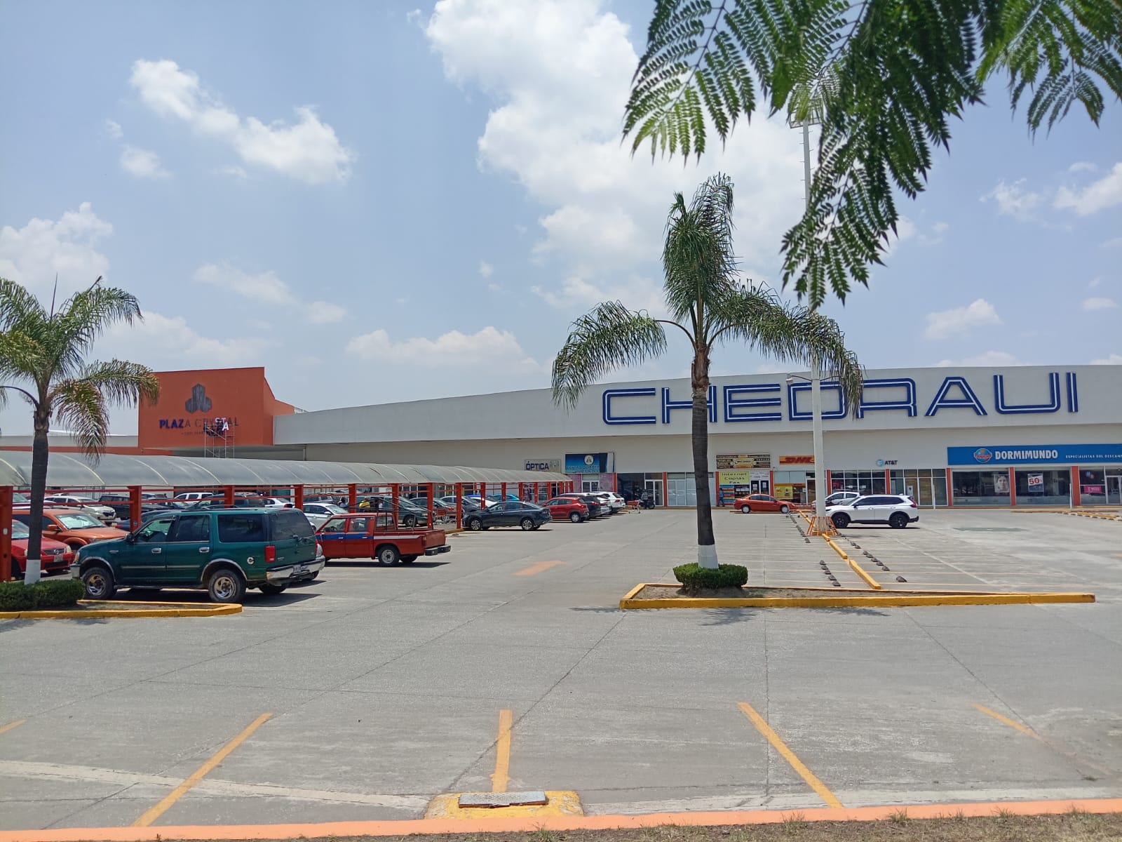 Plaza Crystal pagará 9 mdp al SOSAPATEX por descargas ilegales