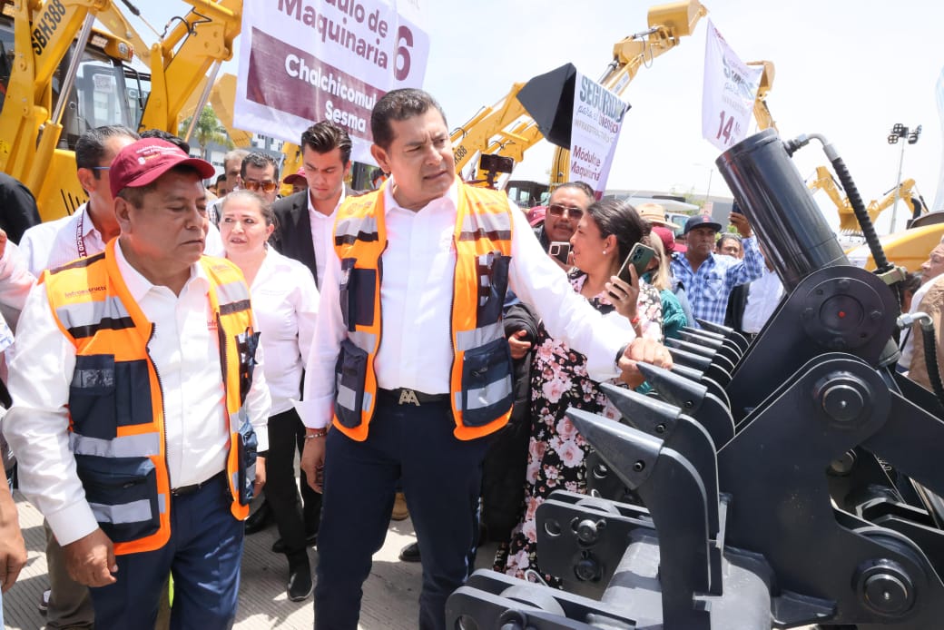 Gobierno del Estado lleva orden y seguridad con limpieza en Los Fuertes
