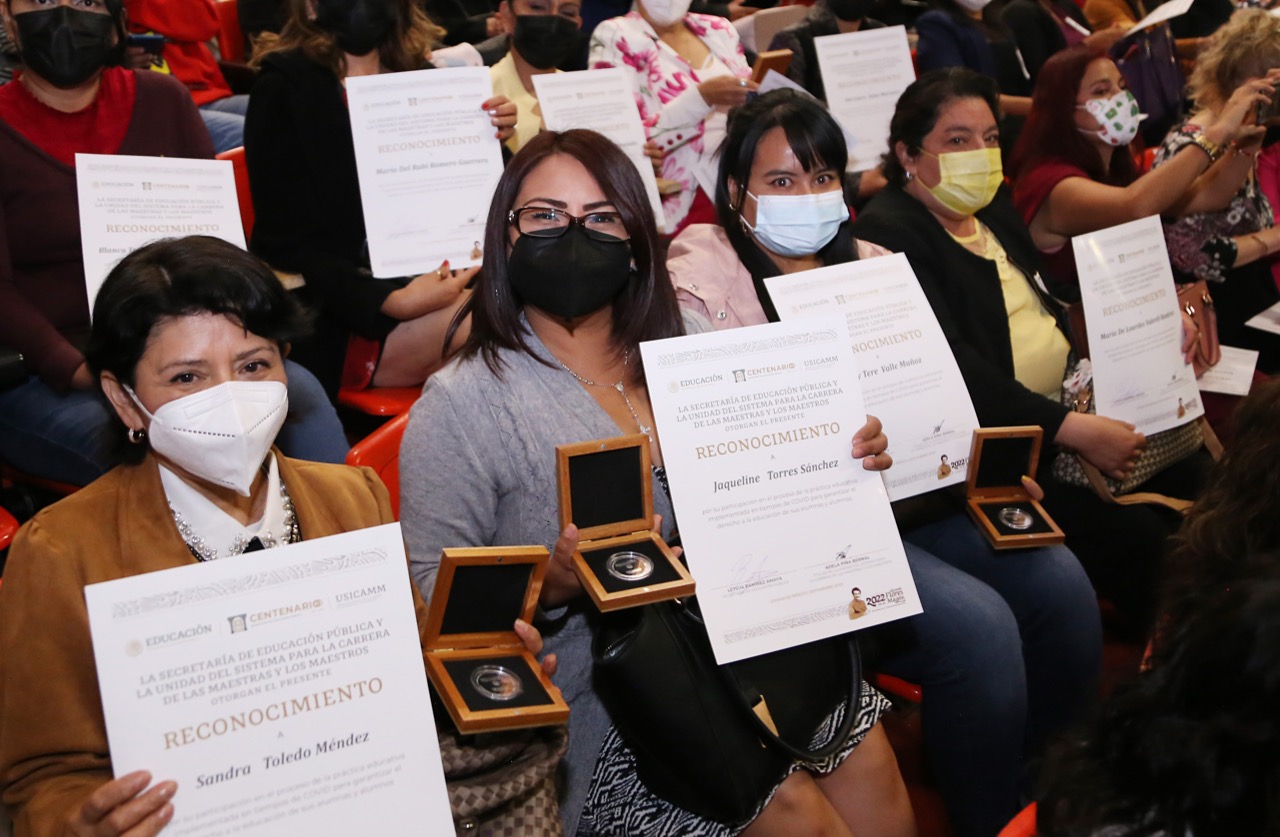Reconoce SEP a docentes poblanos por enseñanza creativa durante pandemia