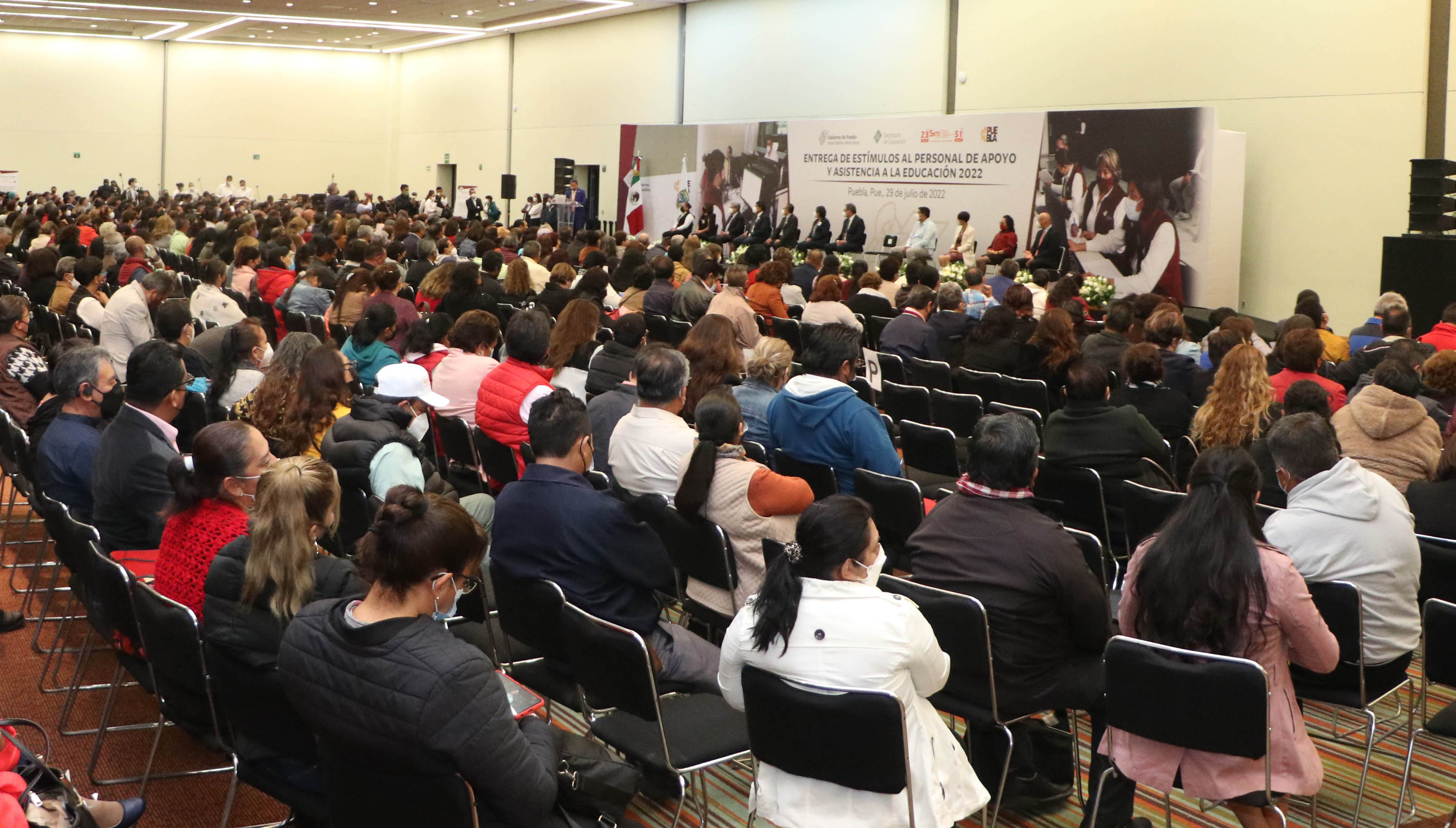Entrega SEP estímulos a personal de apoyo y asistencia a la educación