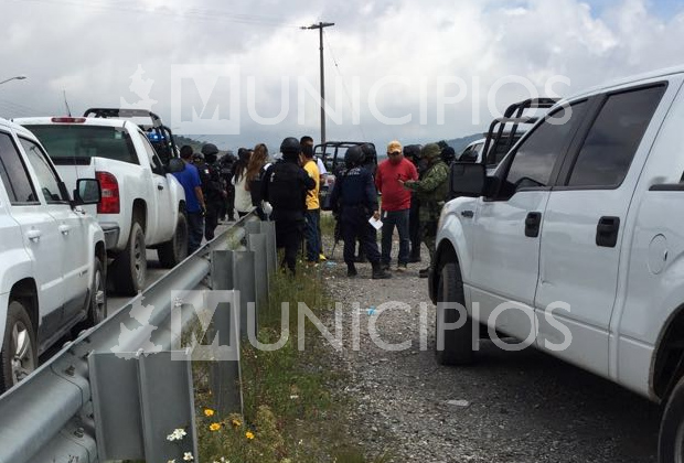 Un muerto deja balacera entre chupaductos y policías en la Puebla-Orizaba