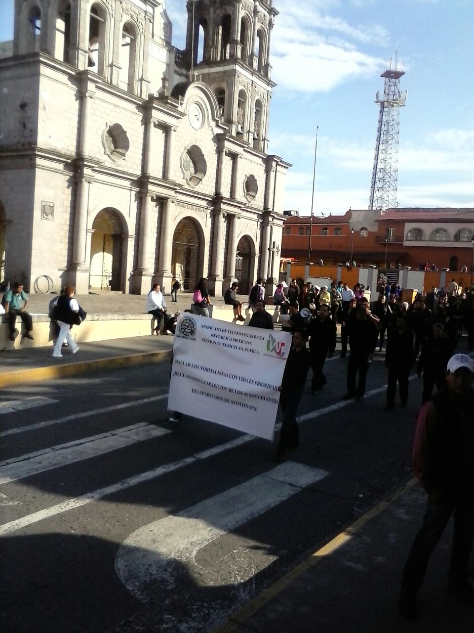 Telefonistas se suman a marchas por Ayotzinapa