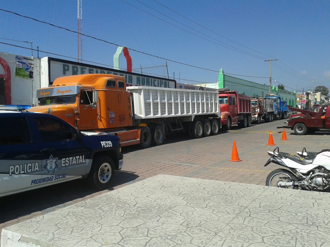 Transportistas paran labores en Audi; exigen pagos 