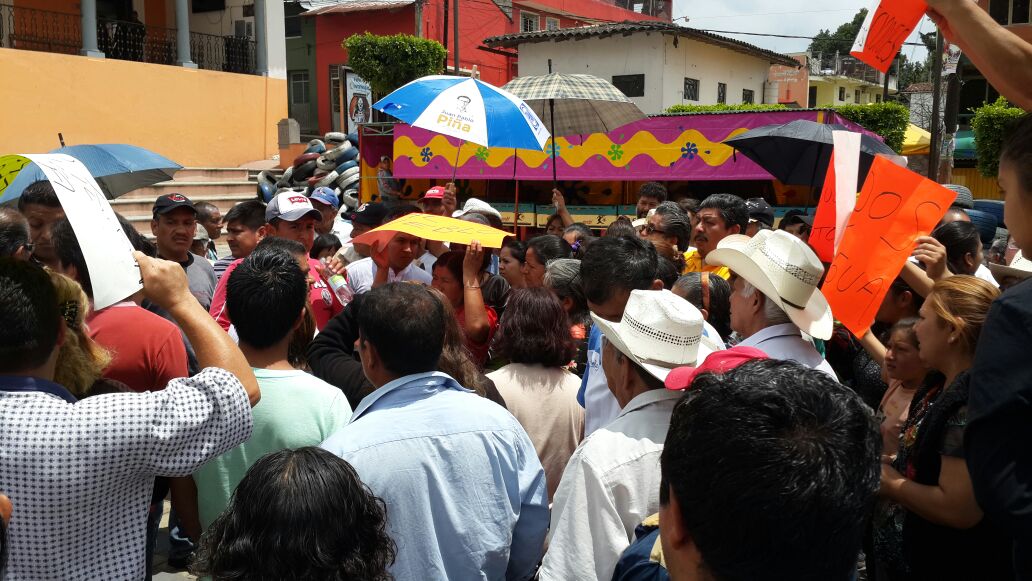 Por anomalías en obra de agua, cerrarían carreteras en Xiutetelco