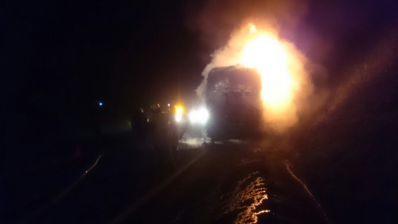 Autobús se incendia en la México – Tuxpan; no se reportan heridos