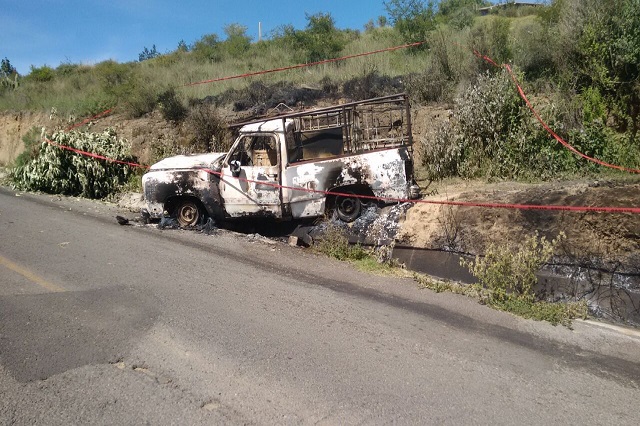 Pelea entre chupaductos deja un muerto y camioneta calcinada en Tlalancaleca