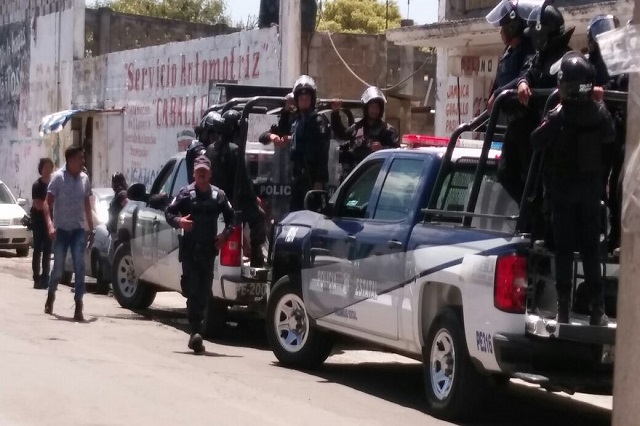 Pobladores intentan linchar a ladrones en Huaquechula y queman patrullas