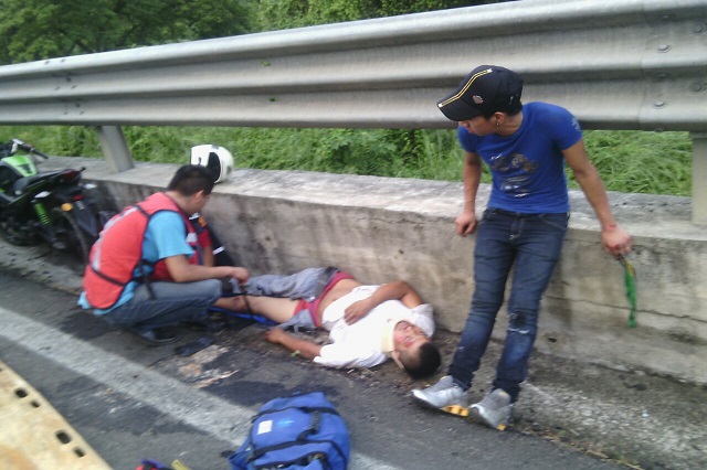 Motociclistas quedan heridos tras chocar en la México-Tuxpan