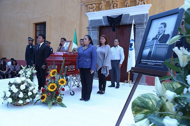 Homenajean a Jaime Morales en Palacio Municipal de San Andrés Cholula