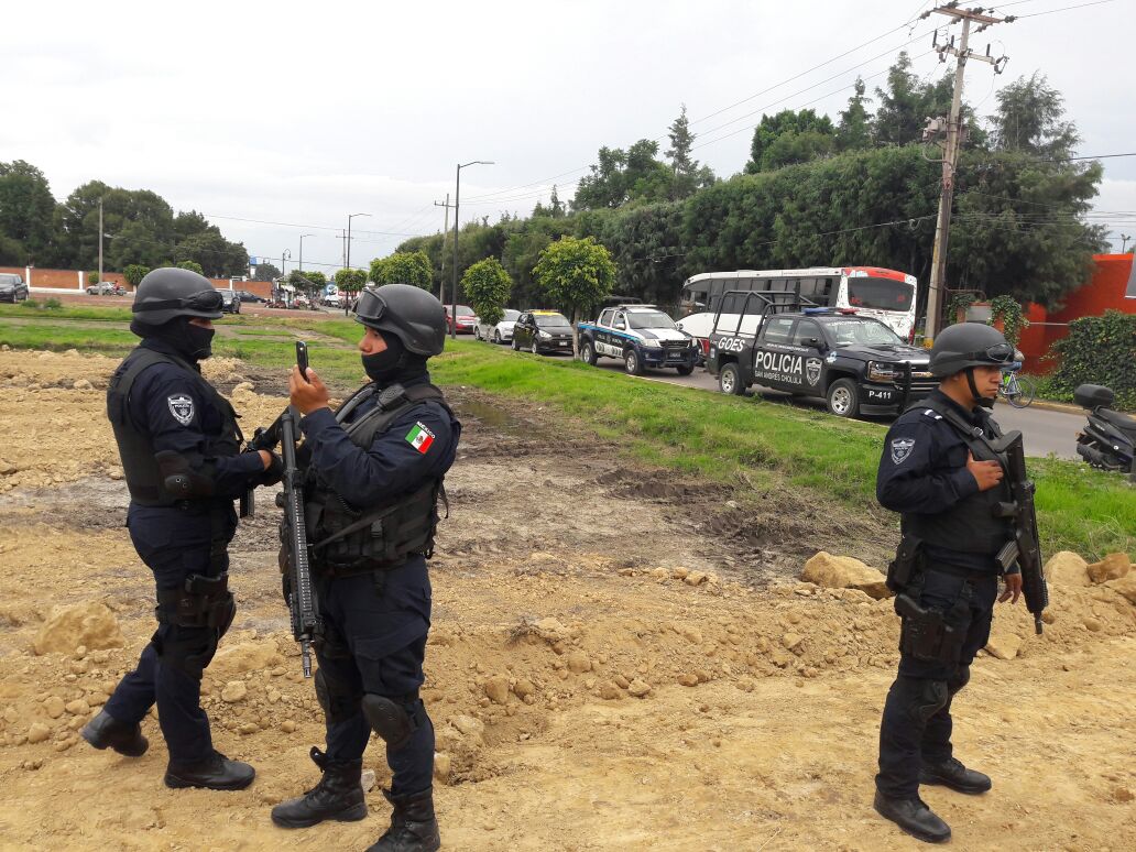 Impiden activistas obras de estacionamiento en zona arqueológica de Cholula