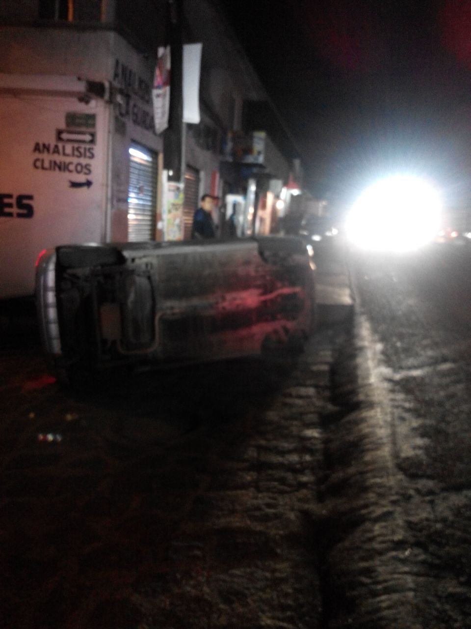 Cuatro heridos deja choque entre camión y auto en Xiutetelco