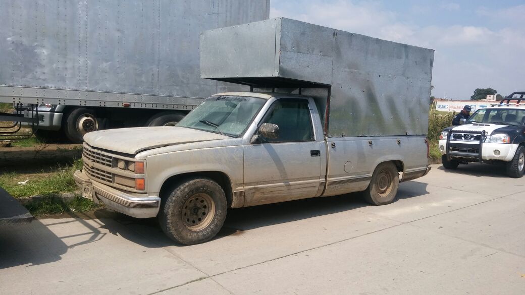 Aseguran 3 camionetas con combustible robado en Tlalancaleca