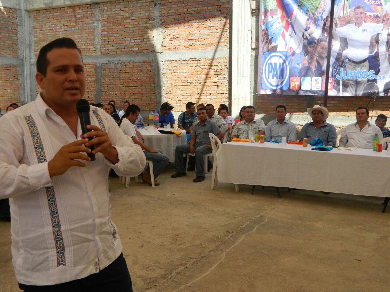 Políticos y empresarios se destapan para candidatos en la Sierra Norte de Puebla