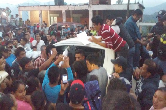 Indígenas obligan a edil de Pahuatlán a rechazar gasoducto Tuxpan-Tula