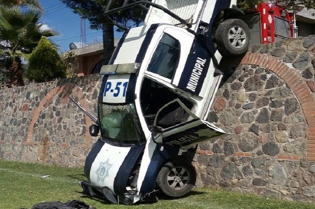 Cae patrulla municipal de Atlixco tras quedarse sin frenos