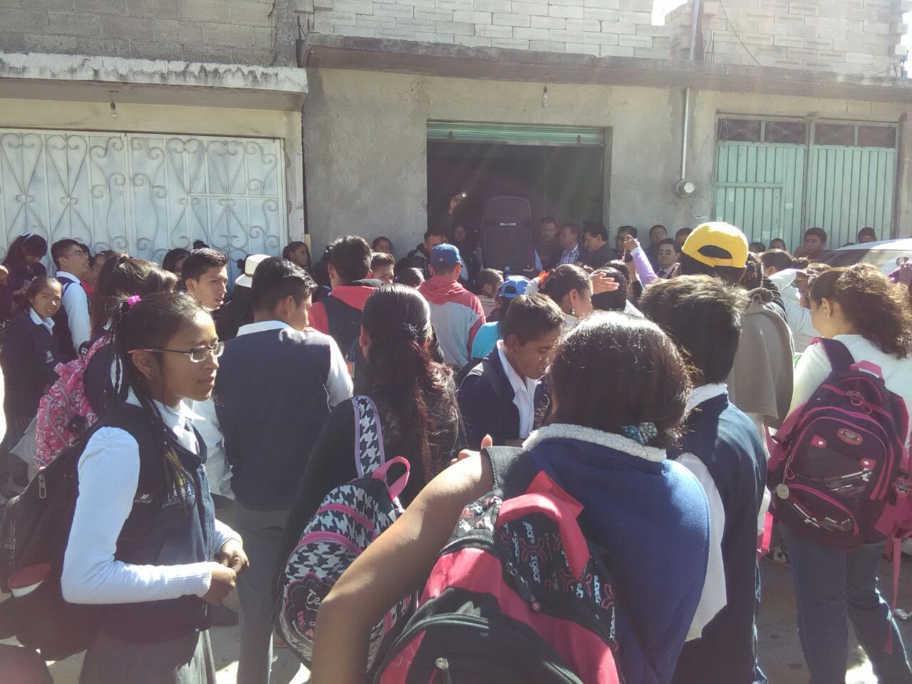Suspenden a profesor señalado por acoso sexual en escuela de Domingo Arenas 