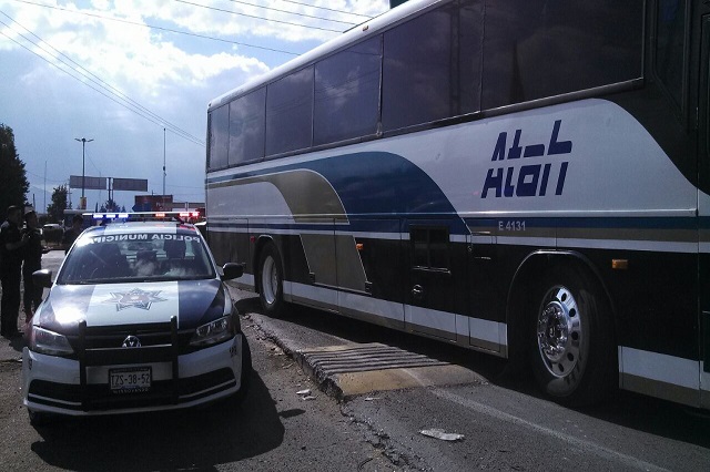 Hombres armados asaltan a pasajeros de ATAH en Texmelucan
