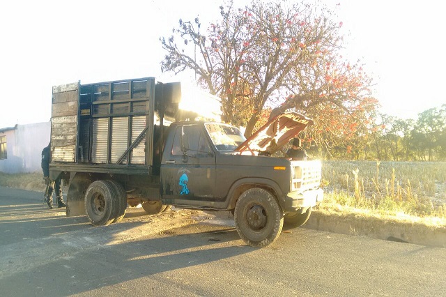 Aseguran combustible y 5 camionetas en Tlahuapan y Texmelucan