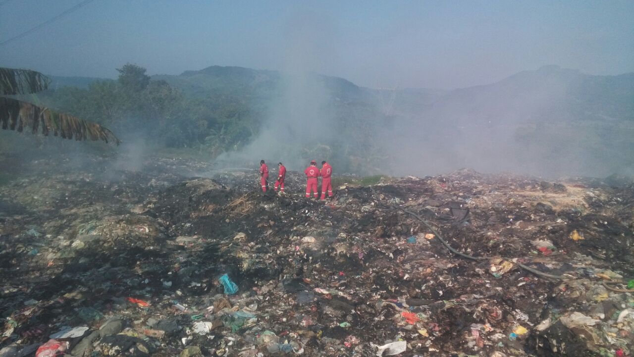 Incendio causa emergencia en basurero de Venustiano Carranza