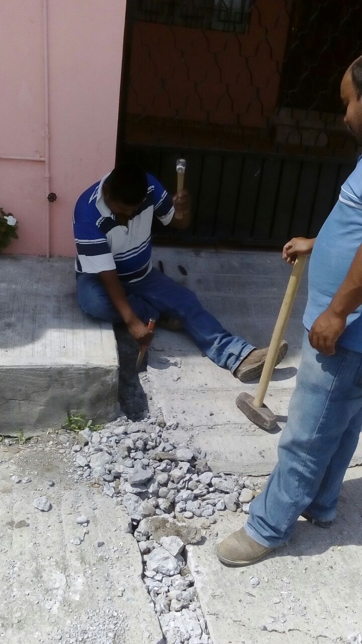Supervisa edil de Xicotepec rehabilitación de red de agua en La Ceiba