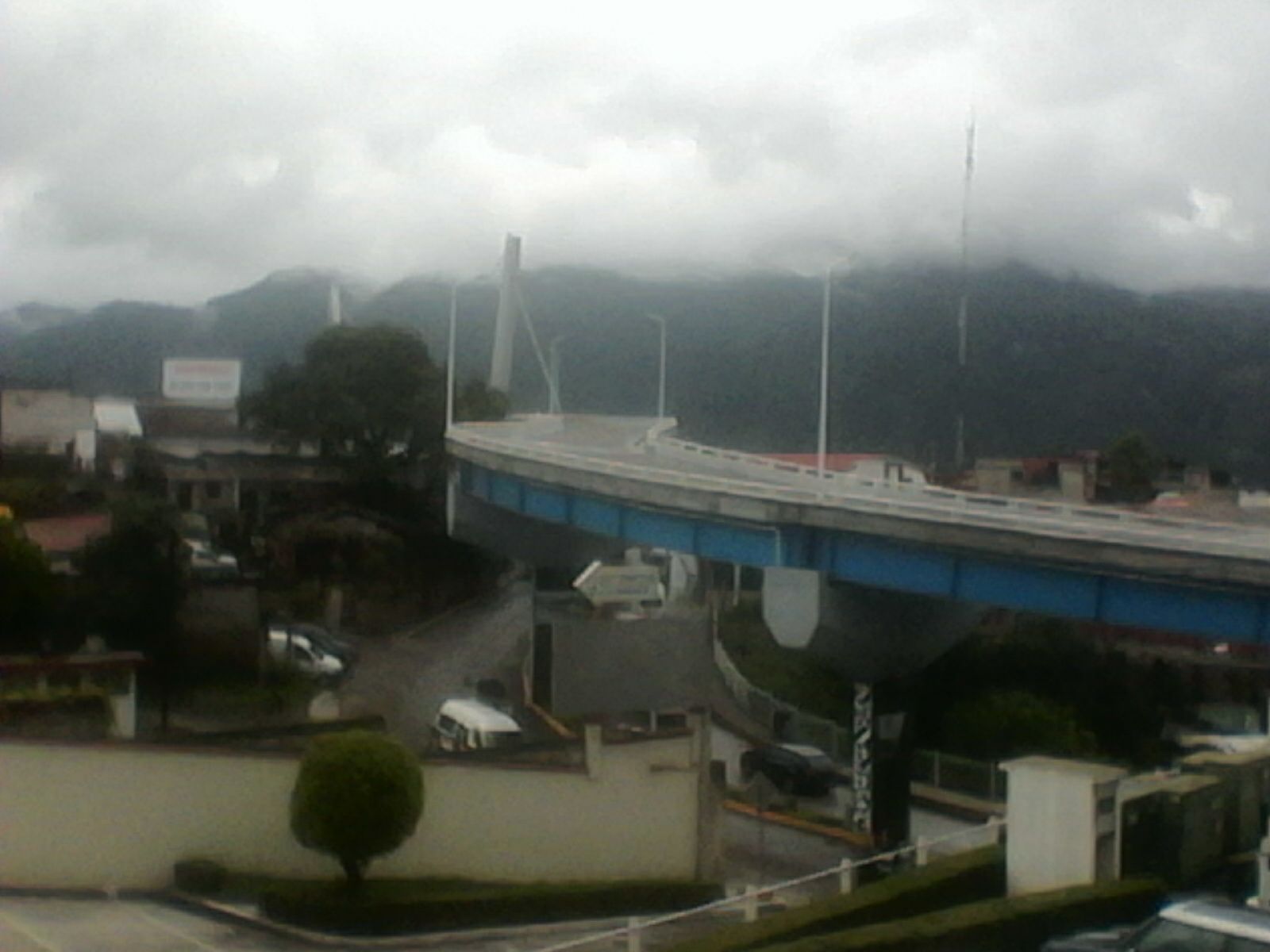 Cierran por grieta un puente vehicular de 66 mdp en Teziutlán