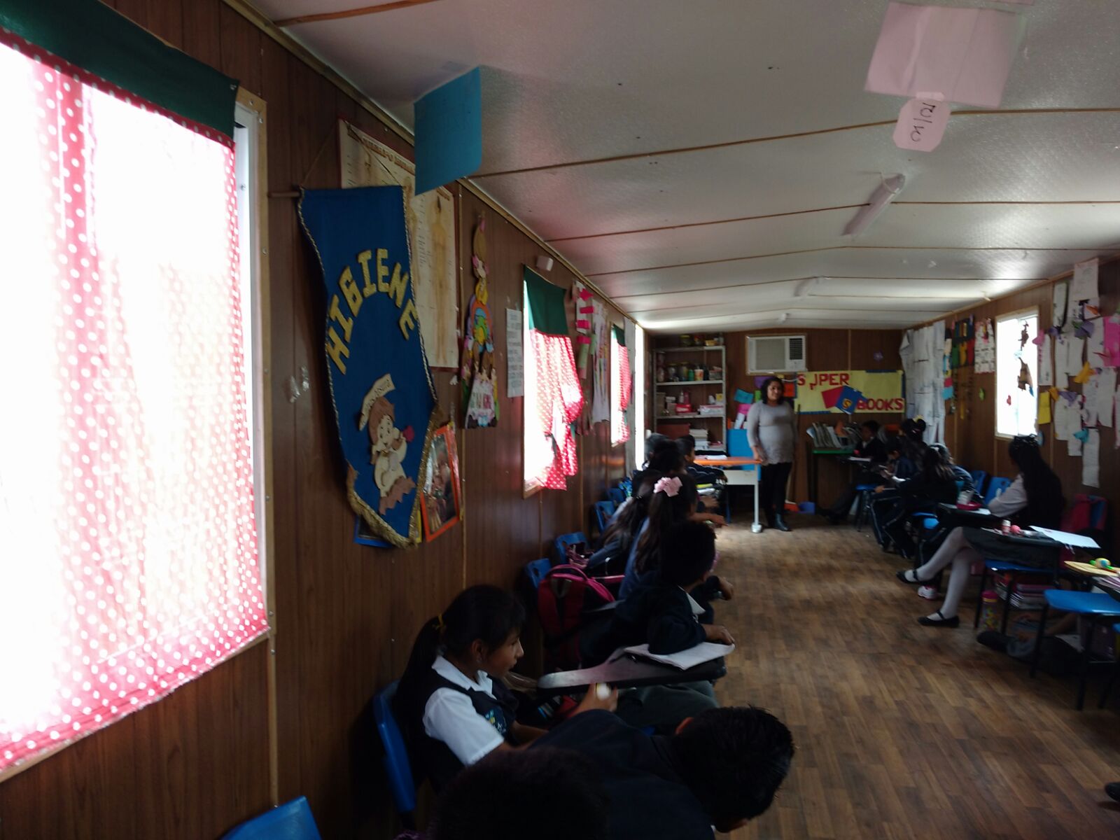 Aulas móviles ocasionan enfermedades a estudiantes de Huauchinango