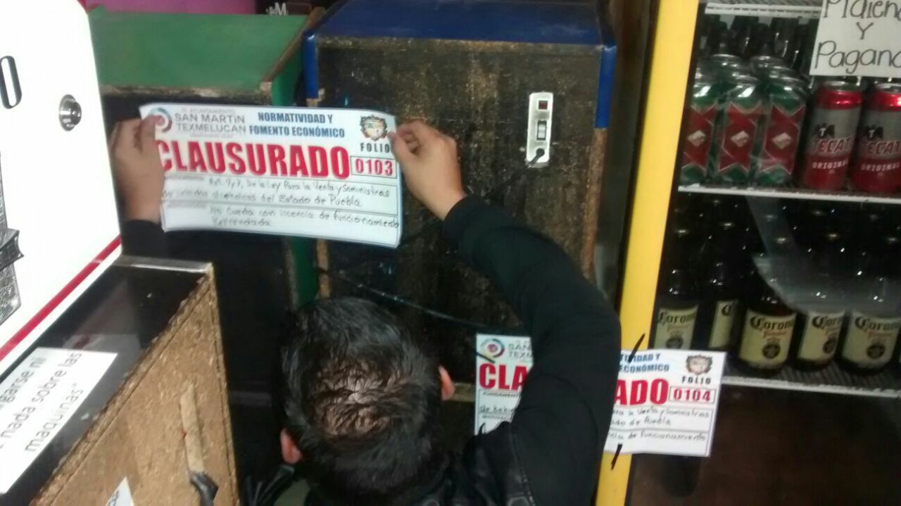 Clausuran botanero en Texmelucan por operar sin licencia