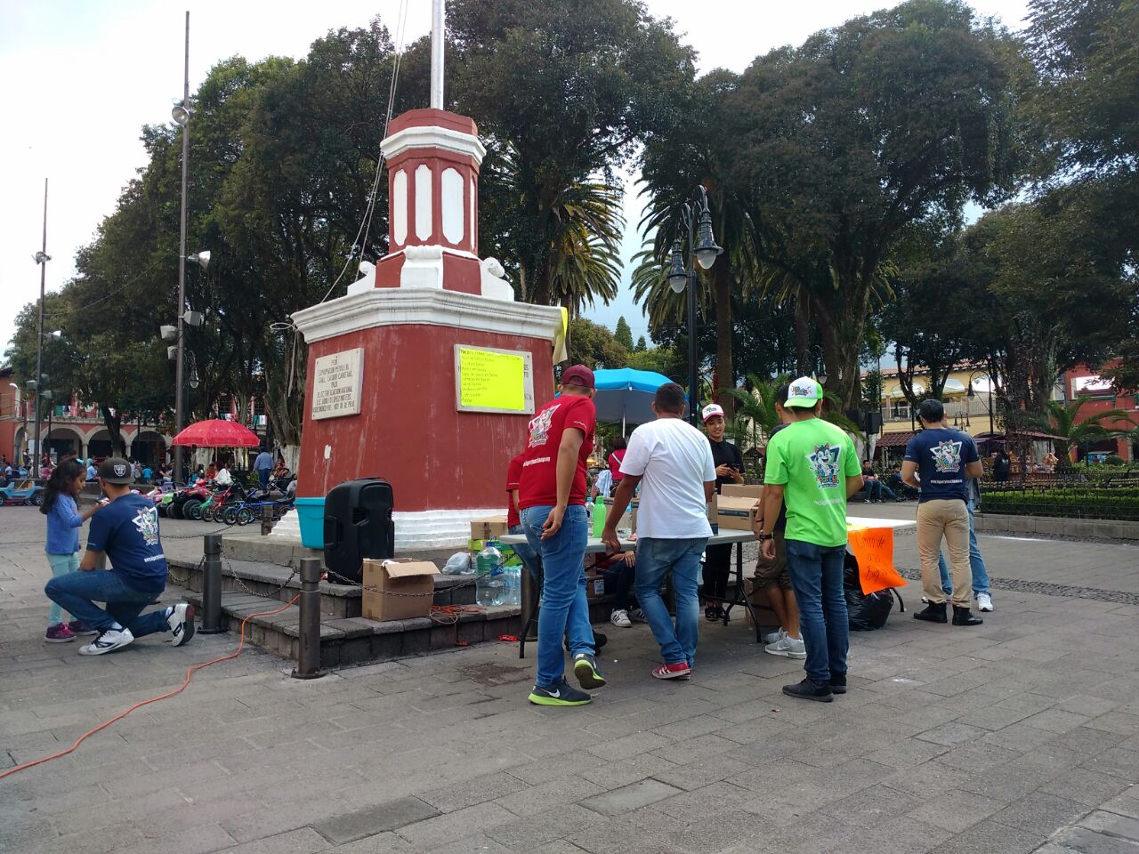 Huauchinango recaba víveres en 10 centros de acopio 