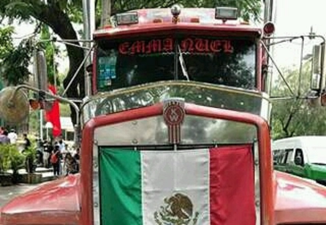 Dejan en Hidalgo camión con víveres robado en Tlalancaleca