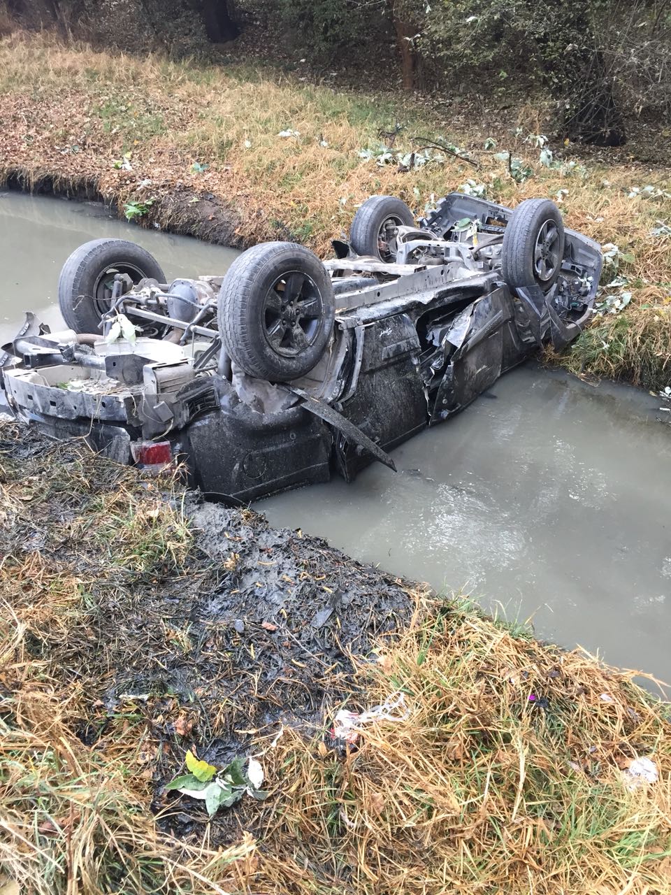 VIDEO: Mueren 3 al caer camioneta a barranco de Tlahuapan