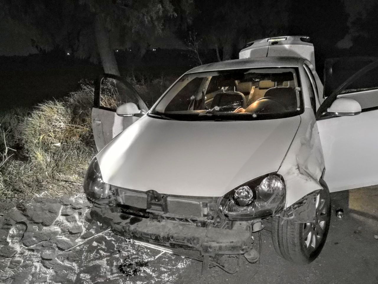Asaltan Oxxo y se roban un automóvil en Texmelucan