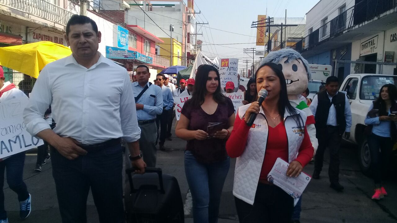 Los alcaldes se hacen ricos con la obra pública: Armenta