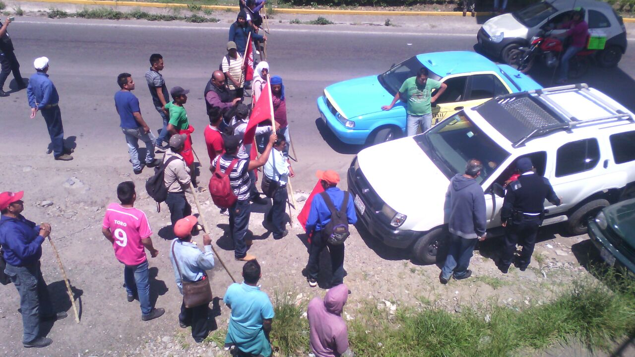 Manifestación contra megaproyectos invade Huauchinango