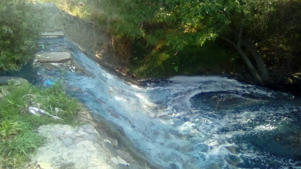Acusa regidora que El Verde contamina río Acotzala