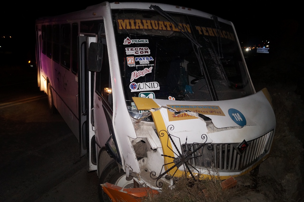 Carambola en la Tehuacán-Orizaba deja 6 personas heridas