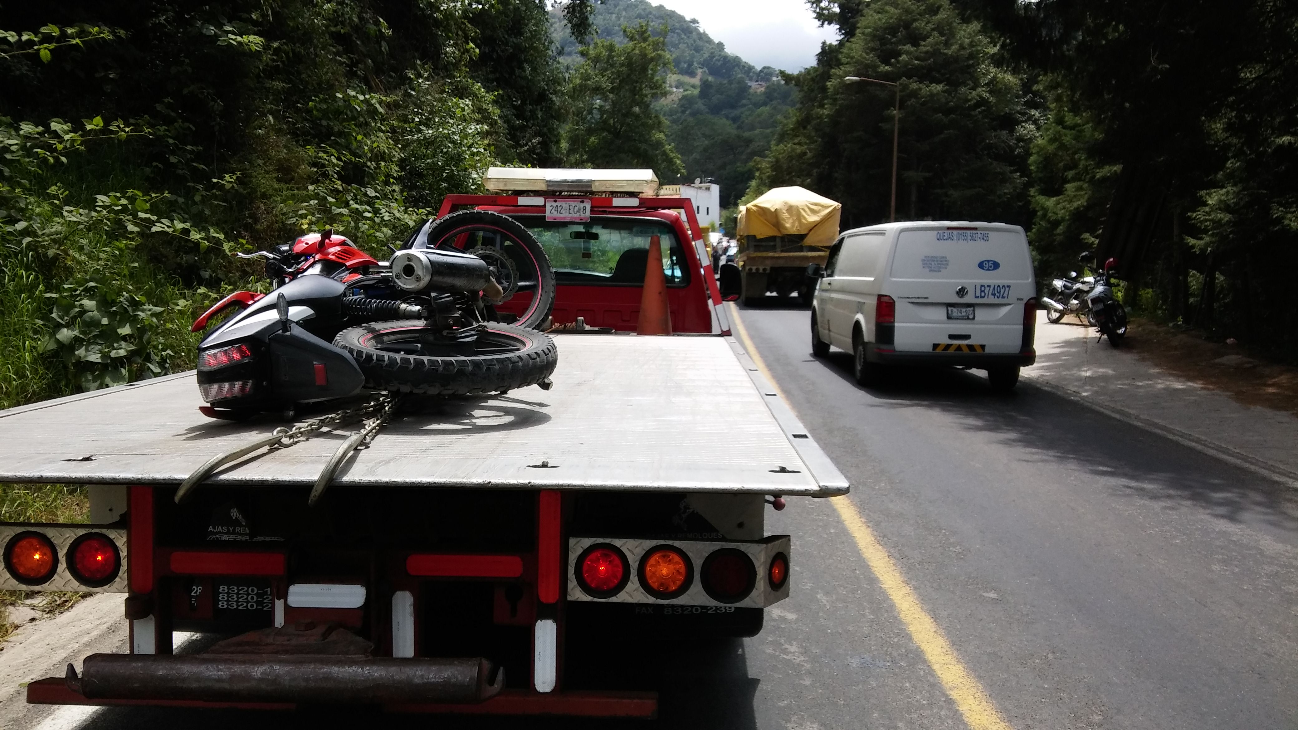 Detienen a ladrón que chocó contra camioneta en Sierra Norte